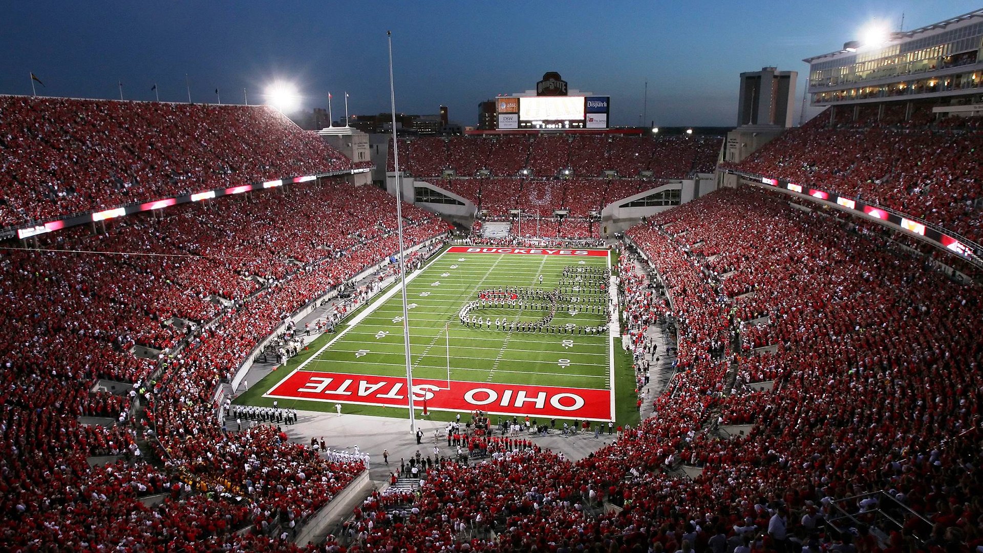 奥运村社交区设立文化交流展位吸引选手，奥运村居住区对话